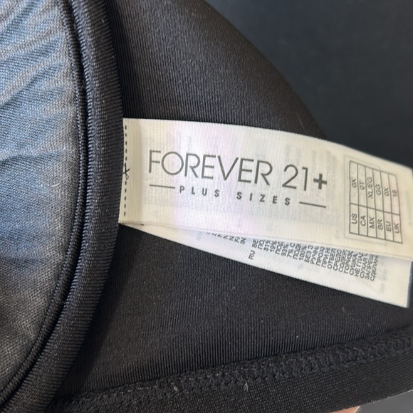FOREVER 21+ Plus Size black bra. Softly padded. No underwire. Bust size 42/43. - Picture 6 of 7